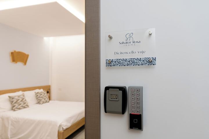 Room 10 of 40