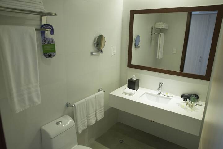 Room 26 of 103