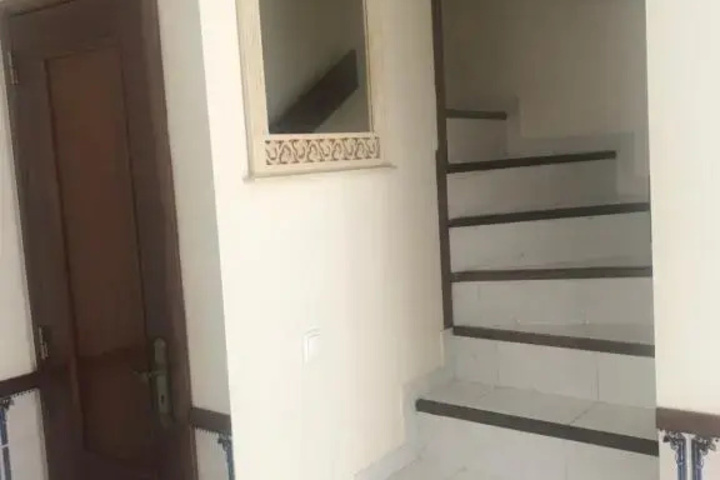 Room 10 of 21