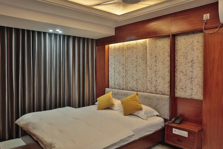 Room 8 of 32