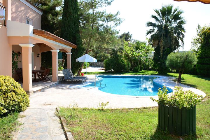 Pool 83 of 135