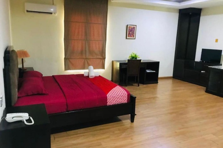 Room 27 of 75