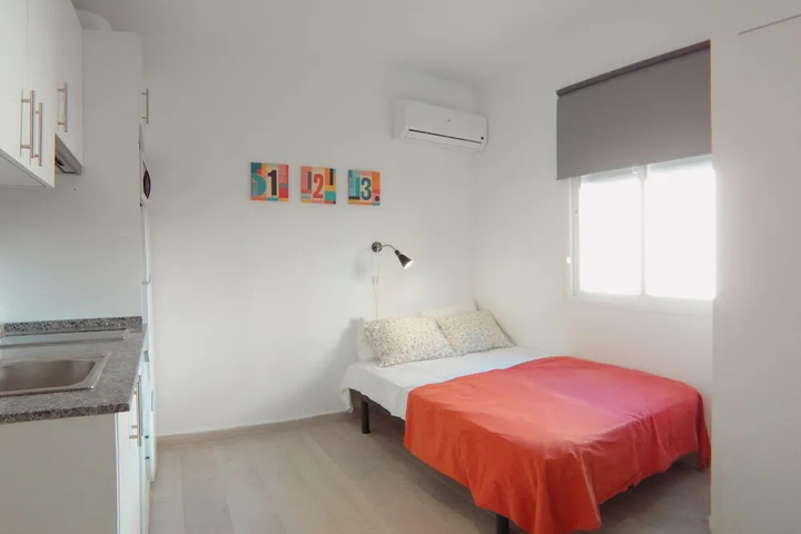 Room 6 of 15
