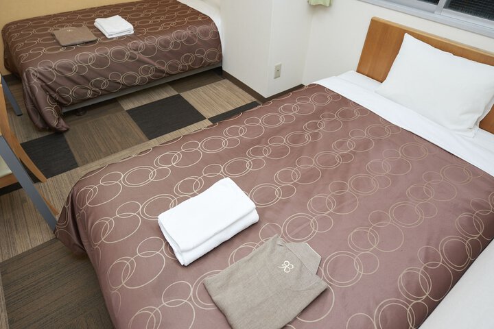 Room 5 of 40