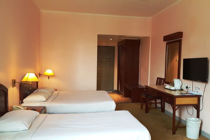 Room 10 of 22