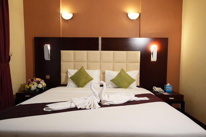 Room 4 of 15