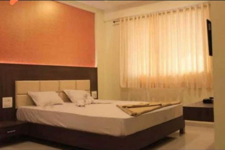 OYO 89739 Green City Hotel & Restaurant