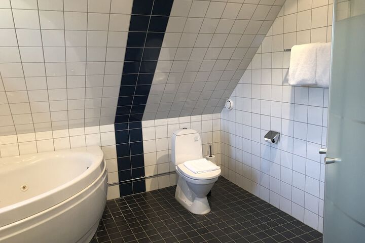 Room 69 of 74