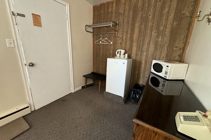 Room 4 of 30