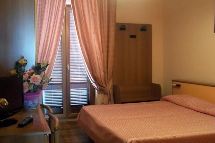 Room 11 of 68