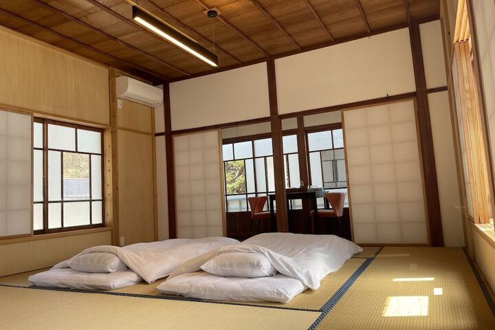 Room 15 of 48