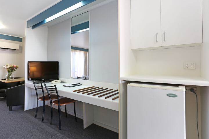 Room 10 of 36