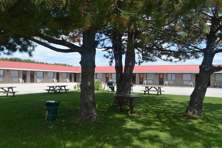 Property Grounds 17 of 25