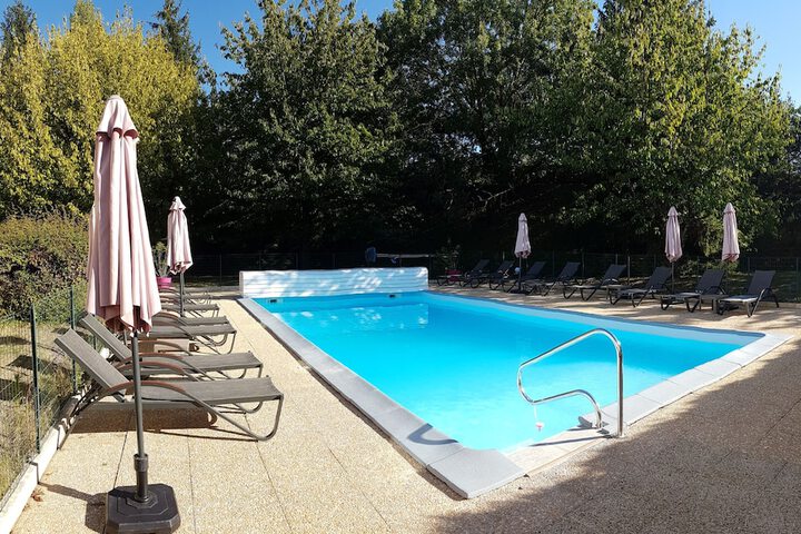 Pool 25 of 38