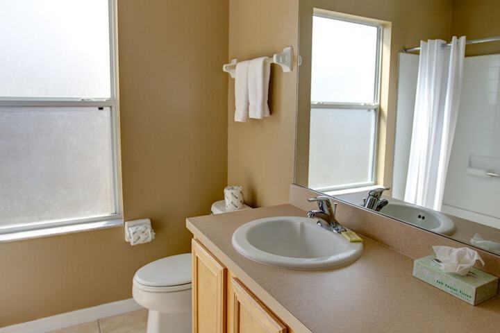 Room 12 of 23