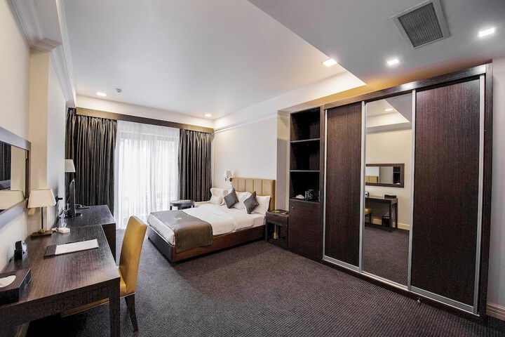 Room 15 of 129