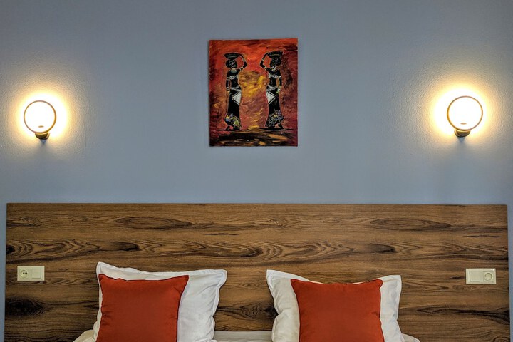 Room 11 of 14