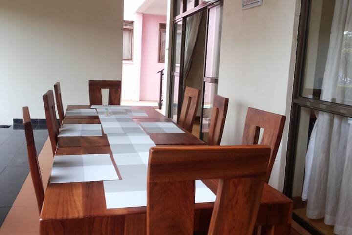Dining 66 of 72