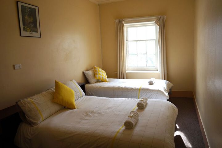 Room 10 of 30