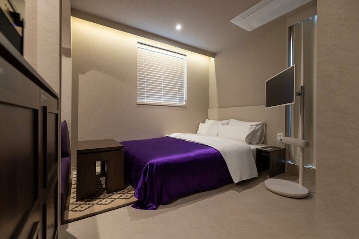 Room 13 of 60
