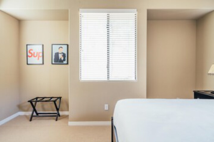 Room 26 of 33
