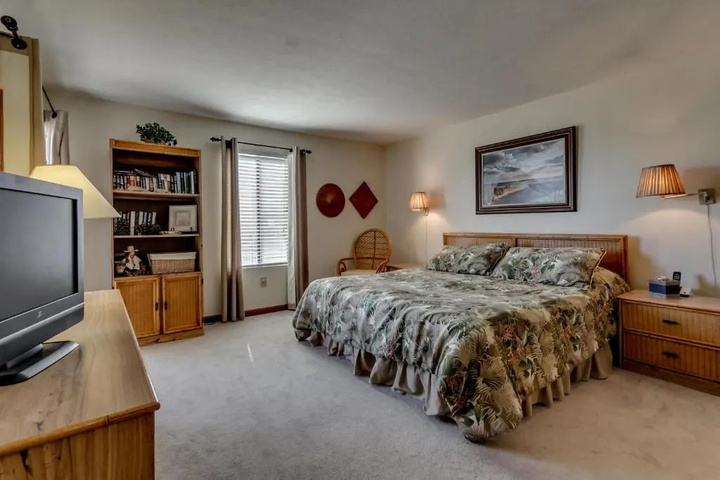 Room 4 of 13