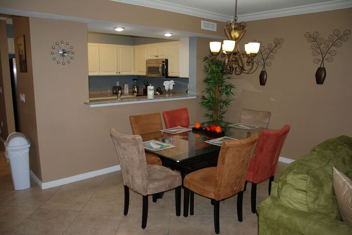 Room 6 of 36