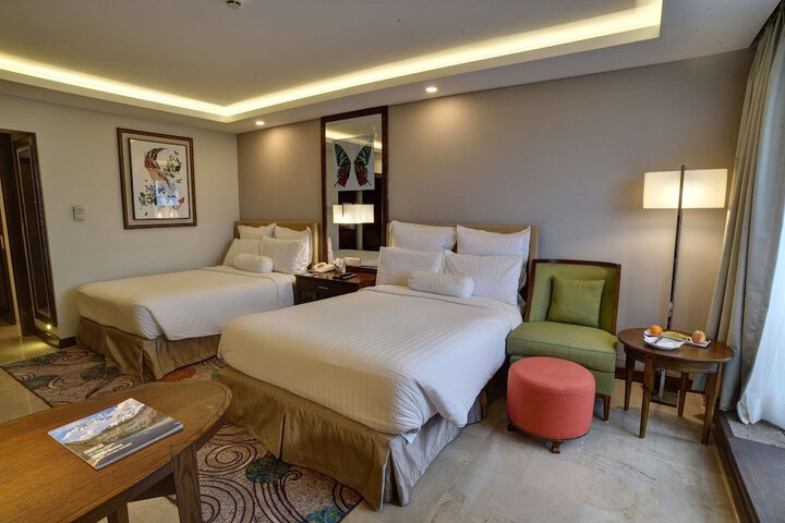 Room 17 of 176