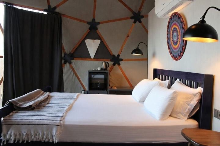Room 13 of 38
