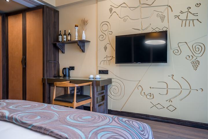 Room 10 of 51