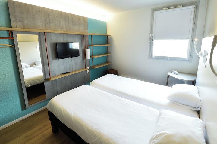Room 10 of 23