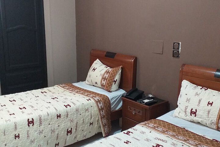 Room 5 of 14