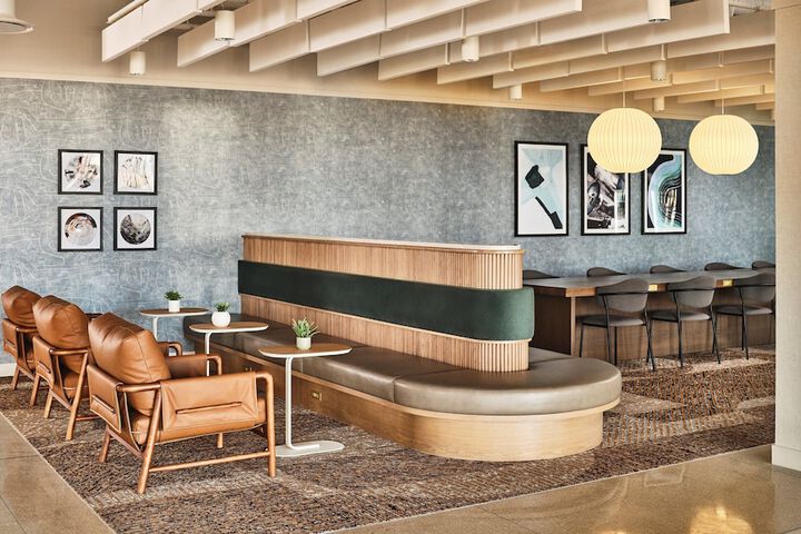 Entrance & Lobby