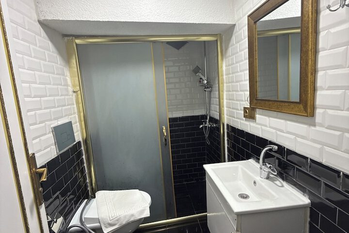 Room 80 of 110