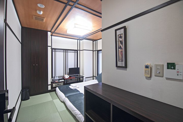 Room 34 of 72
