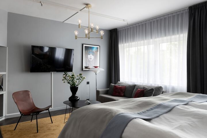 Room 6 of 60