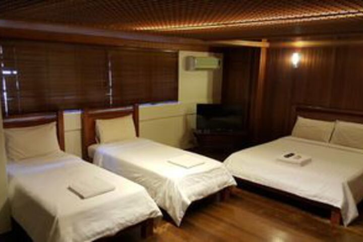 Hotel Suite Photo