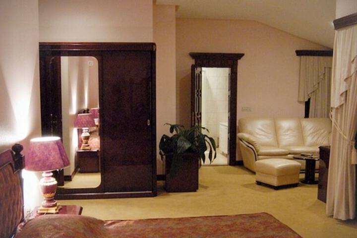 Room 11 of 54