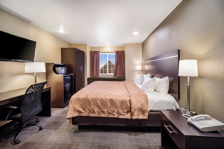 Room 5 of 40