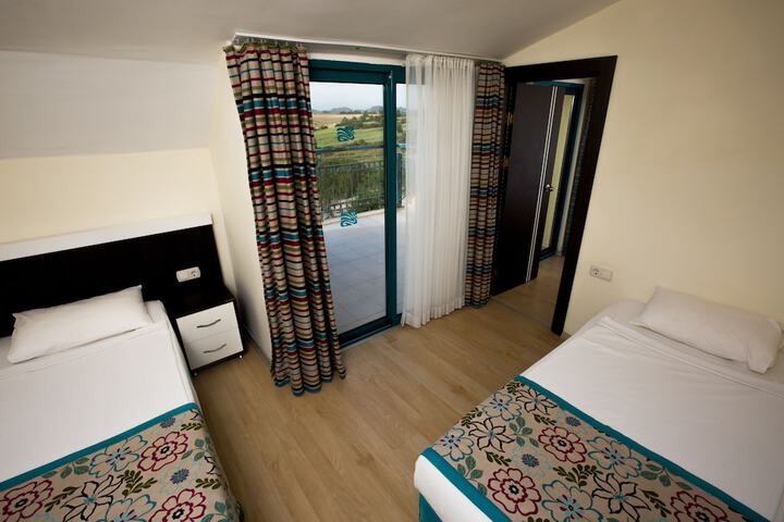 Room 10 of 89