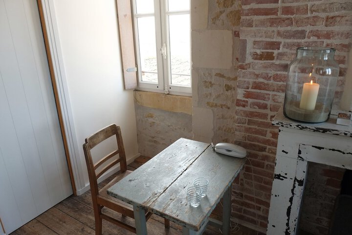 Room 53 of 105