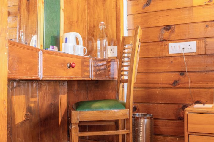 Room 8 of 48
