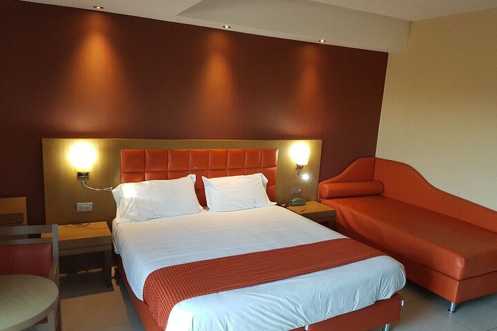 Room 16 of 51