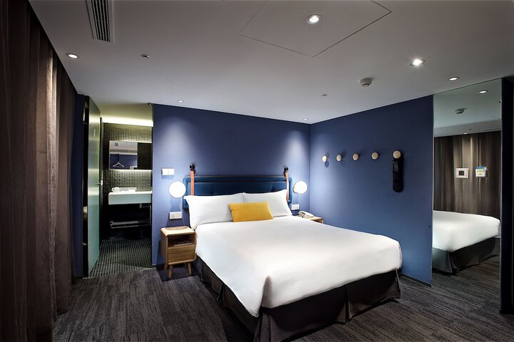 Room 9 of 55