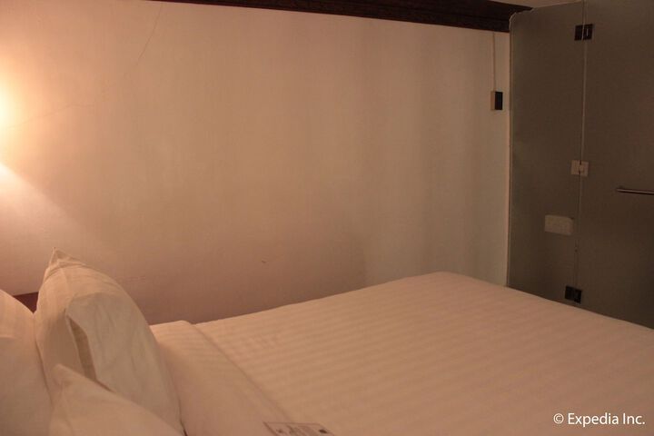 Room 33 of 131
