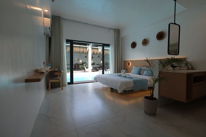 Room 12 of 27