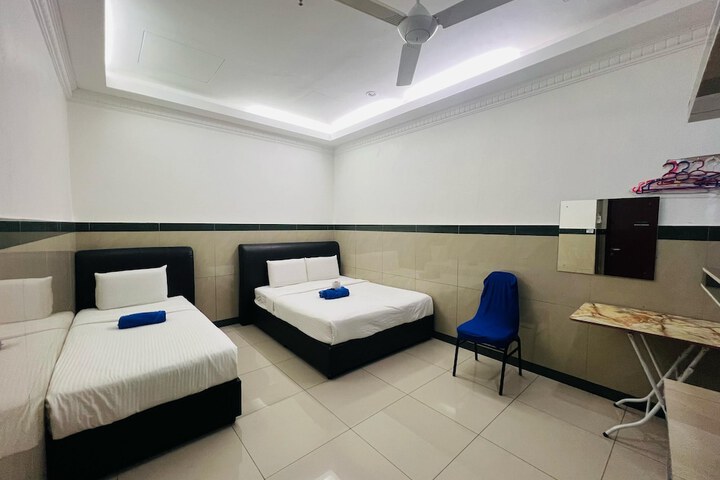 Room 27 of 61