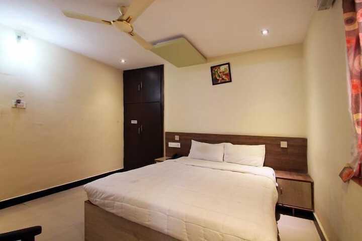 Room 5 of 6
