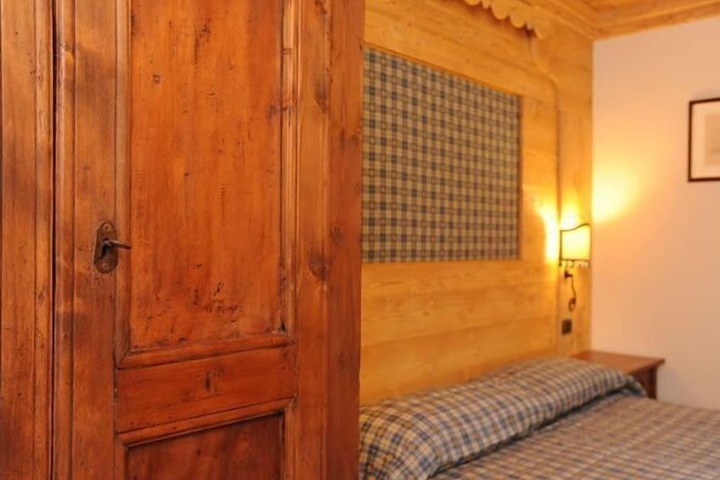 Room 8 of 44