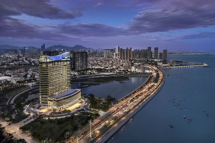Exterior of Crowne Plaza Xiamen Jimei by IHG